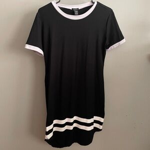 Rue21 Black and White Body Fitting Dress Size L